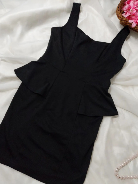 Vestido discount peplum negro