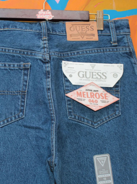 Mom jeans store guess