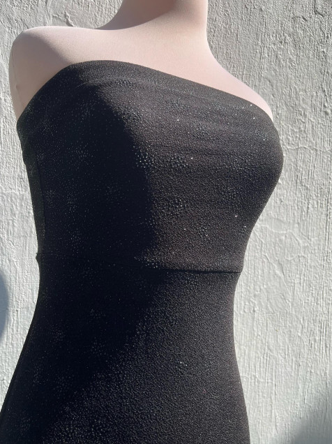 Vestido strapless negro con brillo súper bonito, tiene abertura en las  piernas. Talla S. - Letserg - LolaPay